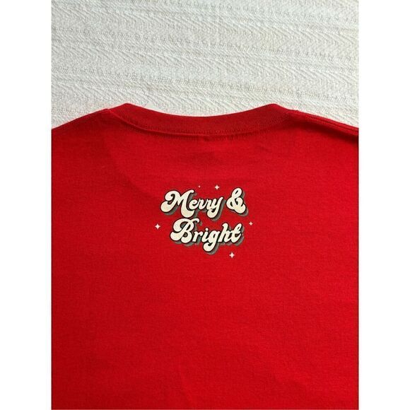 SIMPLY SOUTHERN MEDIUM “MERRY & BRIGHT” Short Sleeve Tshirt - Picture 3 of 7